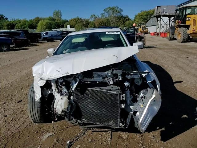 2015 Chrysler 300 - Image 11