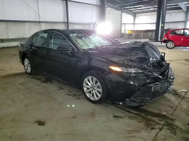 4T1B11HK4JU085271 2018 Toyota Camry L