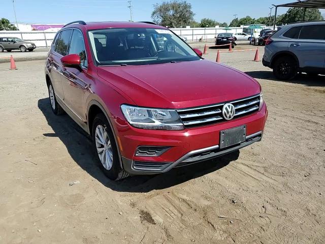 3VV3B7AX0JM215812 2018 Volkswagen Tiguan Se