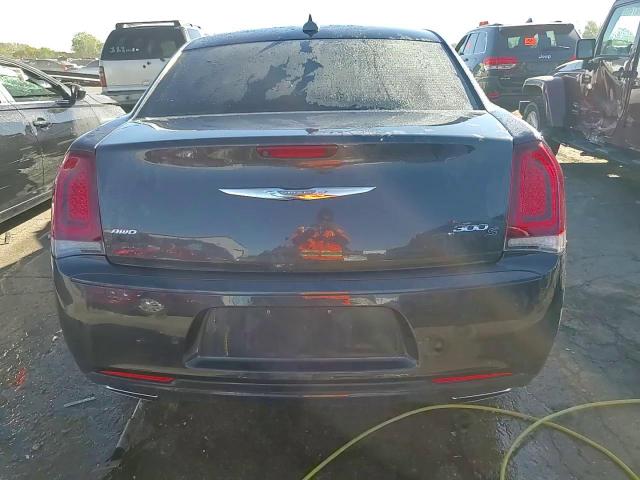 2C3CCAGGXHH588272 2017 Chrysler 300 S