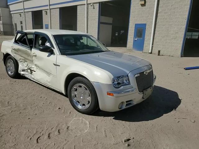 2005 Chrysler 300 VIN: 2C3JA43R55H532399 Lot: 76687964