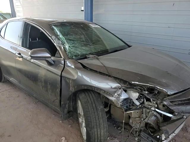 2019 Toyota Camry - Image 11