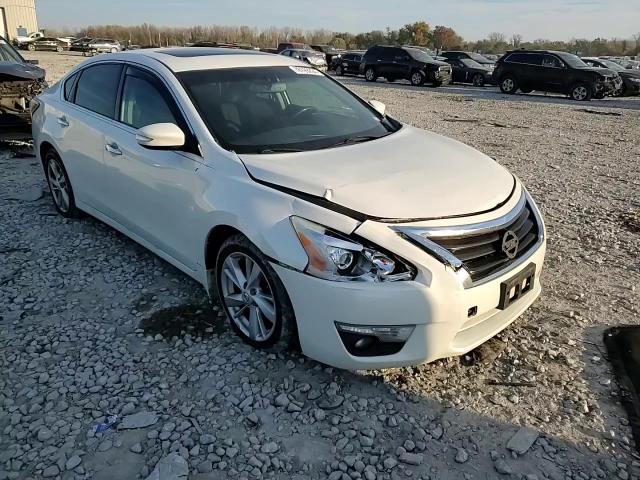 2015 Nissan Altima - Image 10