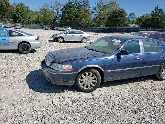 2007 Lincoln Town Car Signature Limited VIN: 1LNHM82V97Y618150 Lot: 75618244