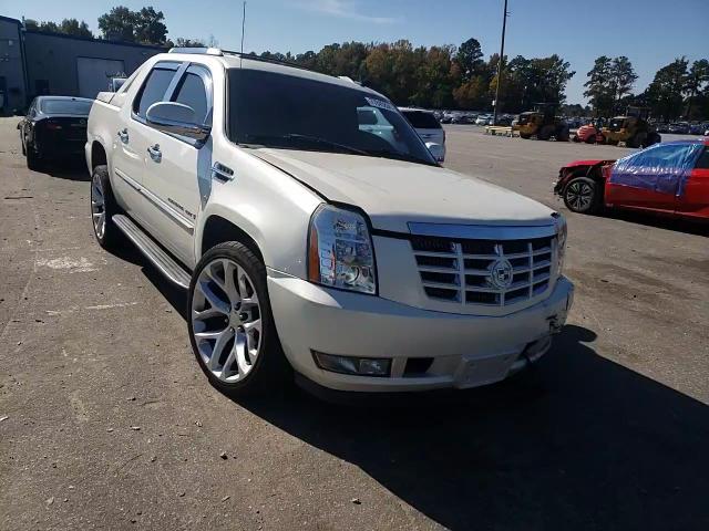 2008 Cadillac Escalade - Image 10