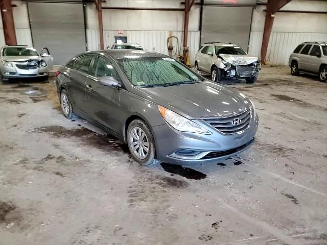 2012 Hyundai Sonata - Image 11