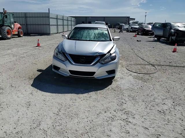 2017 Nissan Altima - Image 11