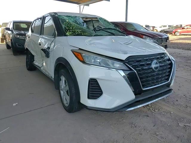 2022 Nissan Kicks - Image 10