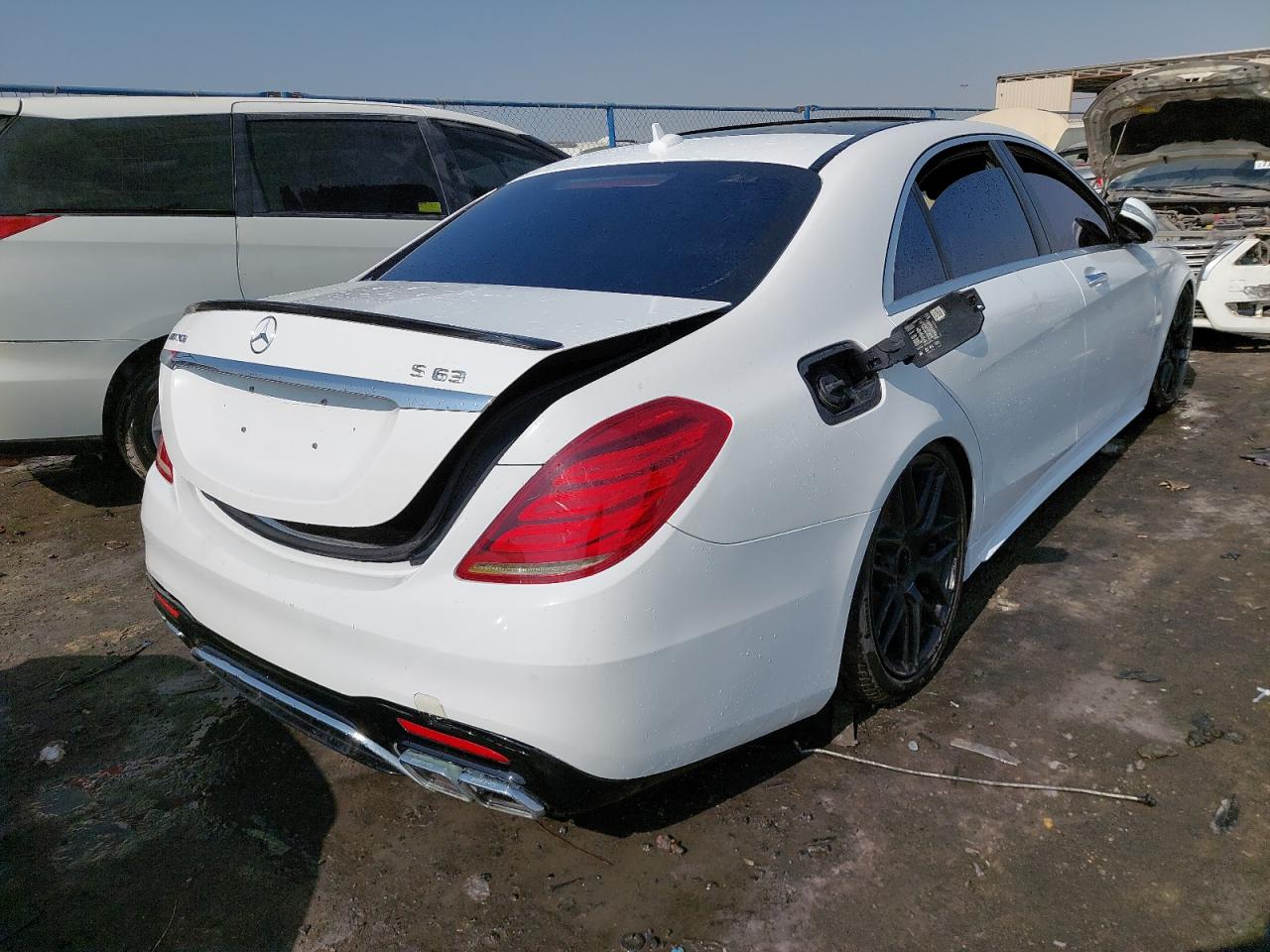 WDDUG8CB9EA052405 Auction: COPART UAE Lot: 78110154 Location: DUBAI INDUSTRIAL CITY - DUBAI WDDUG8CB9EA052405 MERCEDES BENZ S 500 2014 WHITE Photo 4