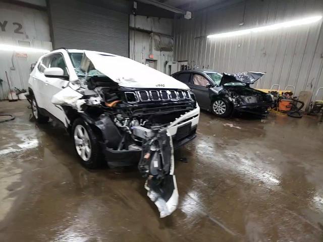 2018 Jeep Compass - Image 14