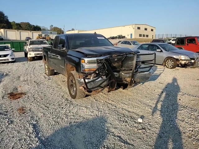 2019 Chevrolet Silverado - Image 11