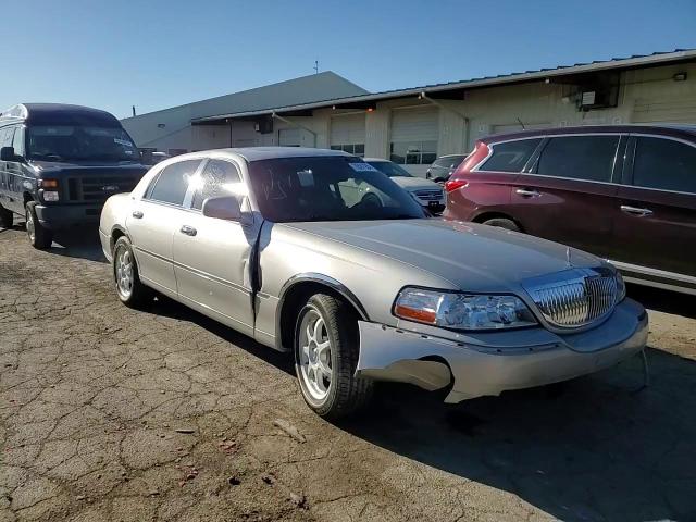 2003 Lincoln Town Car Cartier VIN: 1LNHM83W73Y636972 Lot: 76587904