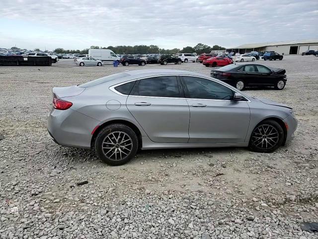 2015 Chrysler 200 - Image 10