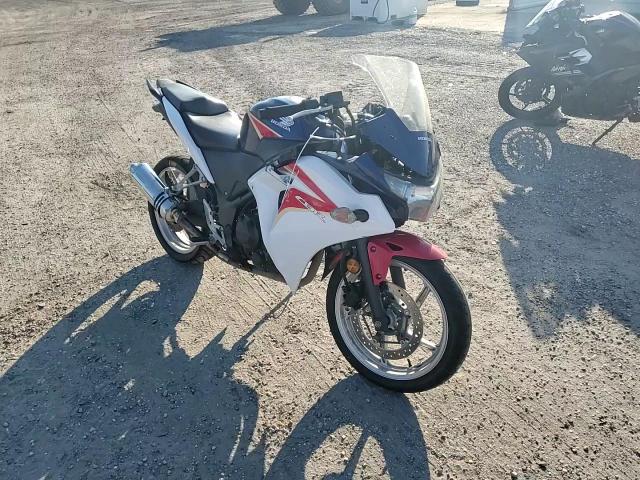 2012 Honda Cbr250 R VIN: MLHMC4101C5200999 Lot: 74802564