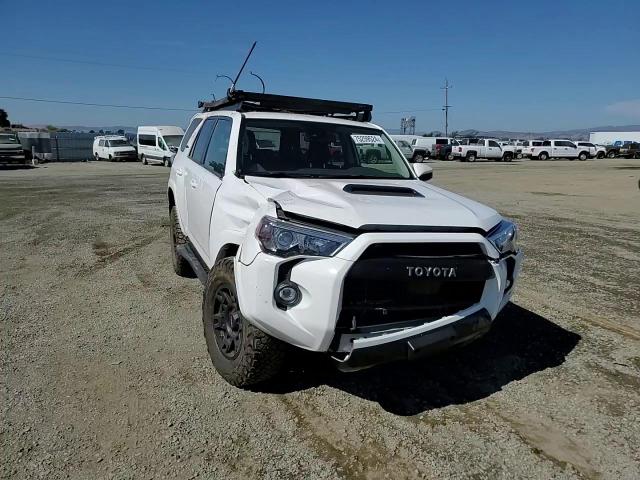 2020 Toyota 4Runner Sr5/Sr5 Premium VIN: JTEBU5JRXL5737622 Lot: 75259524