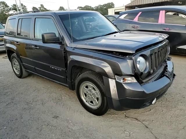 2017 Jeep Liberty (Patriot) - Image 12