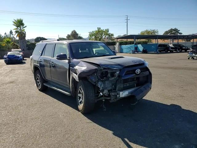 2018 Toyota 4Runner Sr5/Sr5 Premium VIN: JTEBU5JR4J5544055 Lot: 75768594