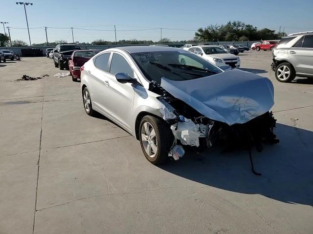 2013 Hyundai Elantra - Image 11