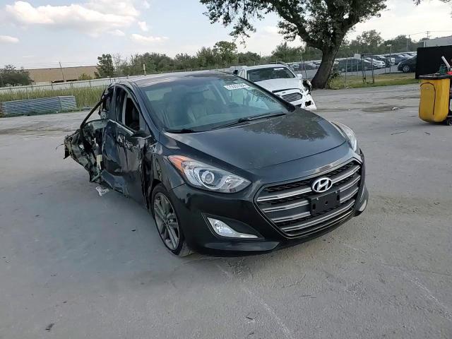 2016 Hyundai Elantra - Image 11