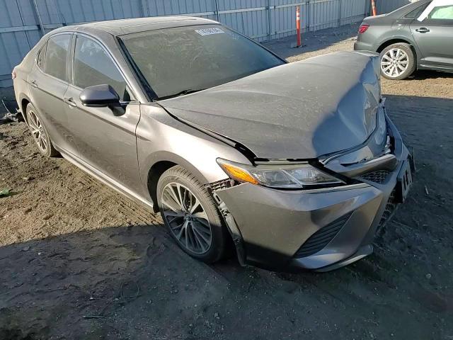 2018 Toyota Camry L VIN: 4T1B11HK0JU611072 Lot: 74768194