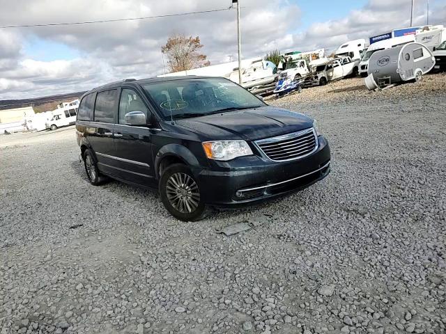 2014 Chrysler Town & Country Limited VIN: 2C4RC1GG0ER454639 Lot: 77110784