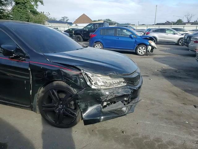2017 Honda Accord - Image 11
