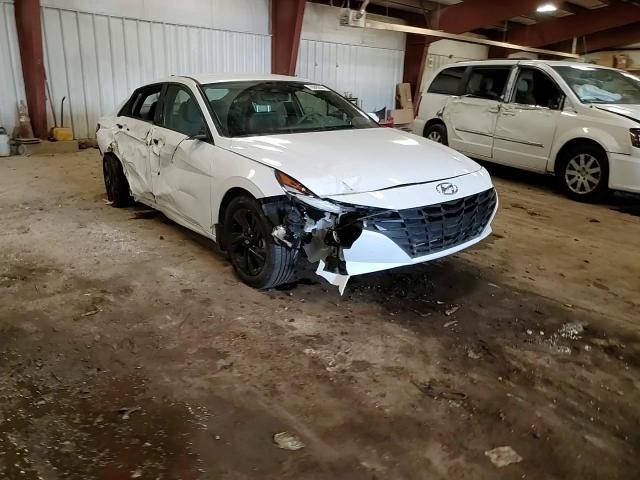2023 Hyundai Elantra - Image 11