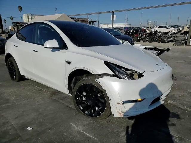 2023 Tesla Model Y VIN: 7SAYGDEE1PA070547 Lot: 75020194