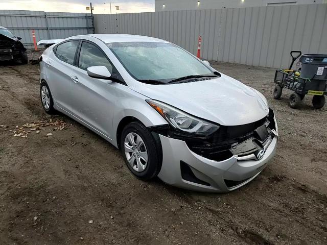 2016 Hyundai Elantra - Image 10