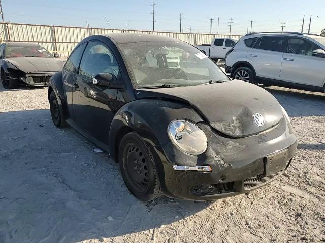 2010 Volkswagen Beetle - Image 10