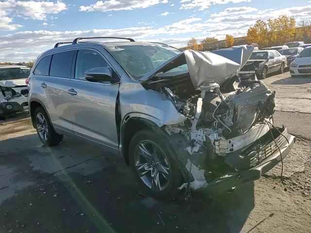 2018 Toyota Highlander - Image 15