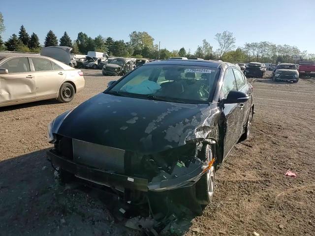 2018 Hyundai Elantra - Image 14