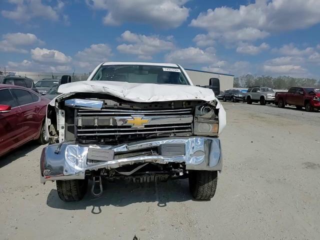 2015 Chevrolet Silverado - Image 10