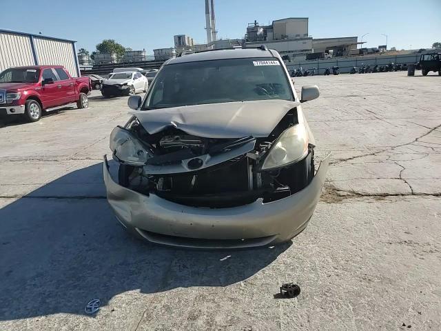 2008 Toyota Sienna - Image 11