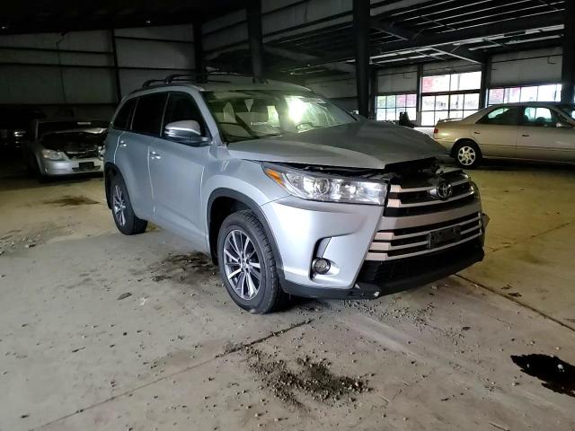 2017 Toyota Highlander Se VIN: 5TDJZRFH8HS402000 Lot: 76298614