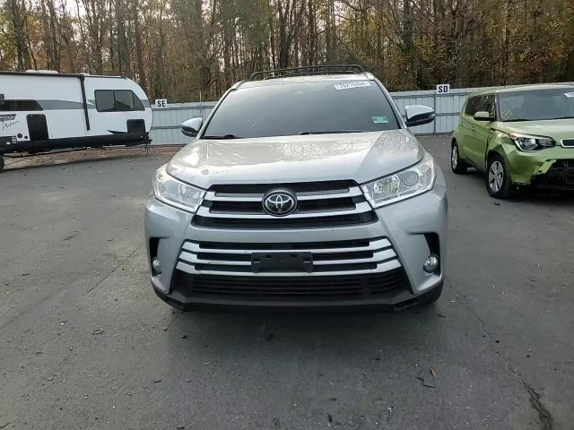 2018 Toyota Highlander - Image 12