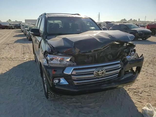 2018 Toyota Land Cruiser VIN: JTMCY7AJ4J4067877 Lot: 77243534