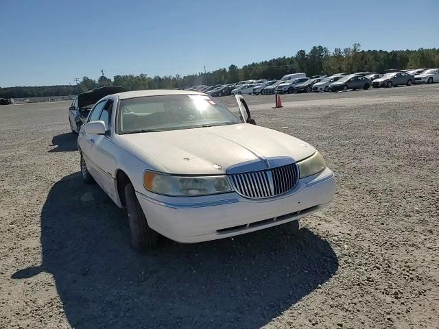 2002 Lincoln Town Car Executive VIN: 1LNHM81W02Y656675 Lot: 76594334