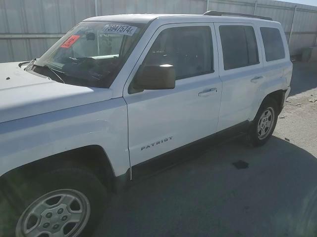 2015 Jeep Liberty (Patriot) - Image 11