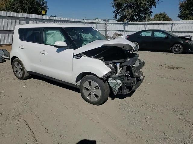 KNDJN2A21G7393381 2016 Kia Soul