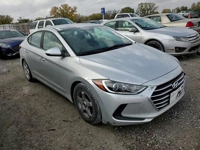 2017 Hyundai Elantra - Image 11