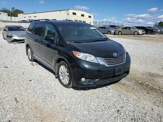 2016 Toyota Sienna - Image 12