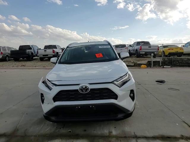 2023 Toyota RAV 4 - Image 11