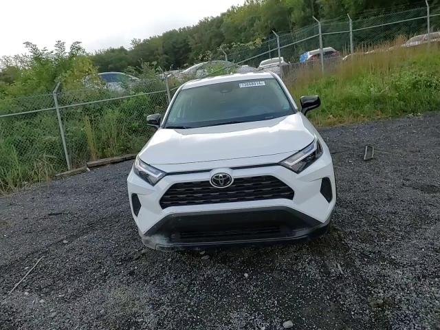 2024 Toyota RAV 4 - Image 12