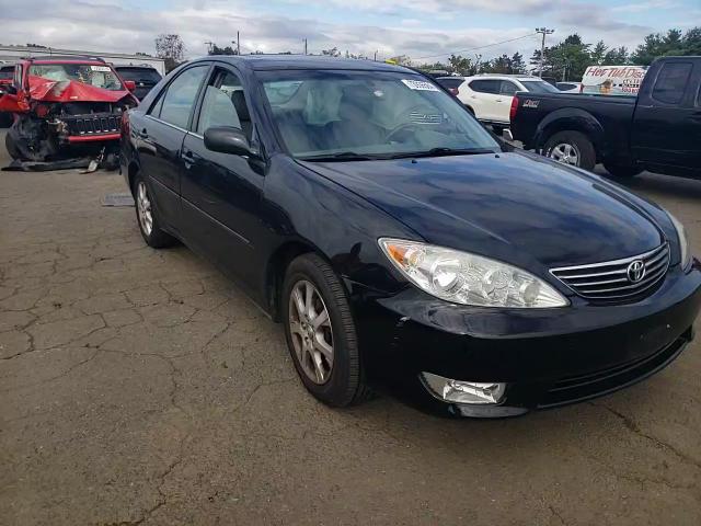 2005 Toyota Camry Le VIN: 4T1BF30K35U103225 Lot: 73936584