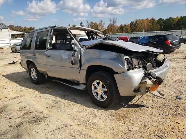 2000 GMC Yukon Denali VIN: 1GKEK13R2YR138523 Lot: 77609804