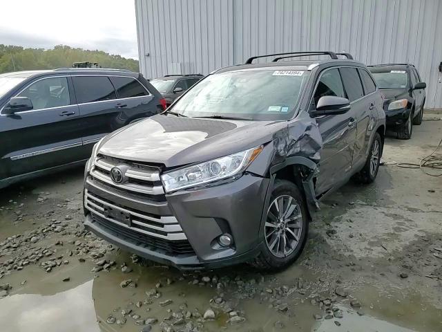 5TDJZRFH9KS566413 2019 Toyota Highlander Se