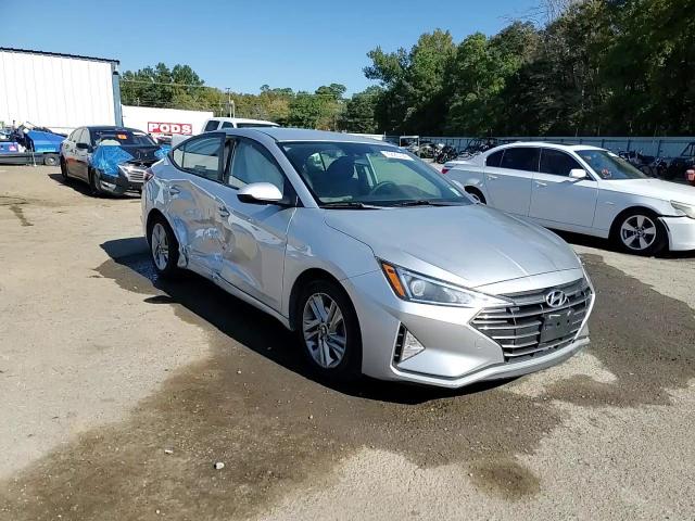 2019 Hyundai Elantra - Image 13