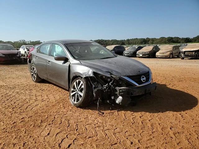 2017 Nissan Altima - Image 11