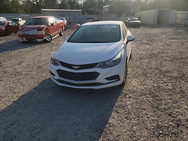 2018 Chevrolet Cruze - Image 11